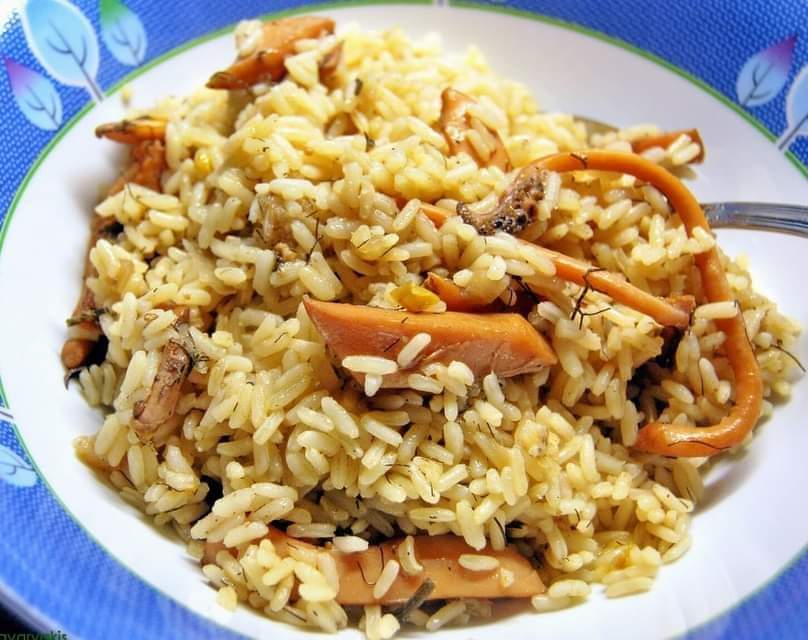 Cuttlefish with rice and lemon